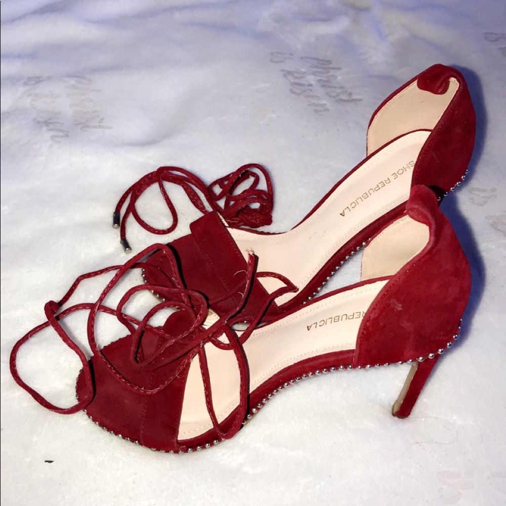 Shoes - Picture 3 of 4